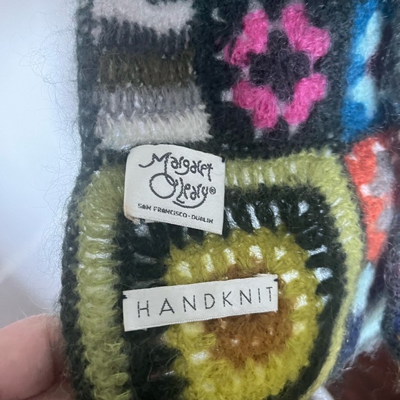 Hand knit Scarf - Picture 5 of 5